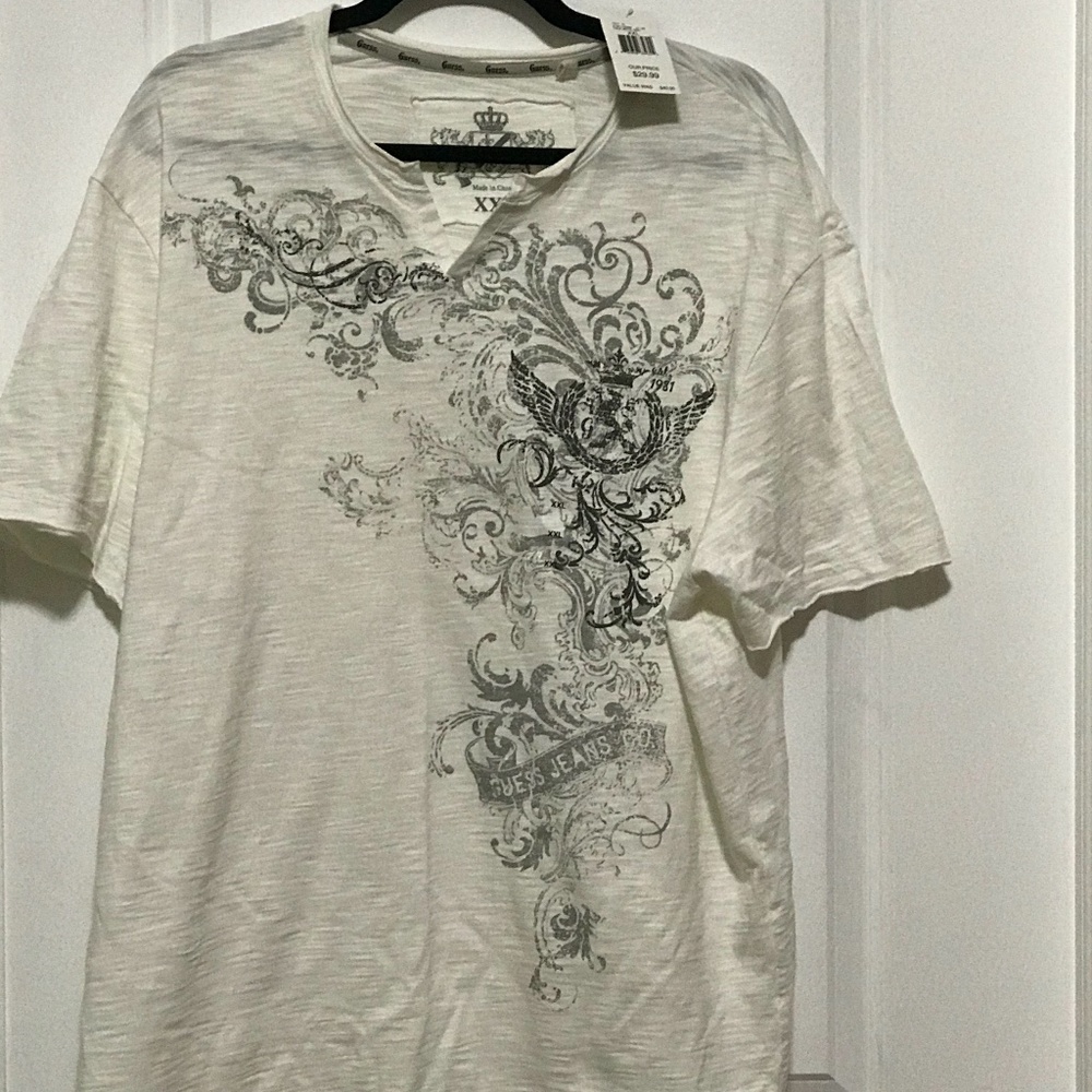 Guess Graphic T-shirt